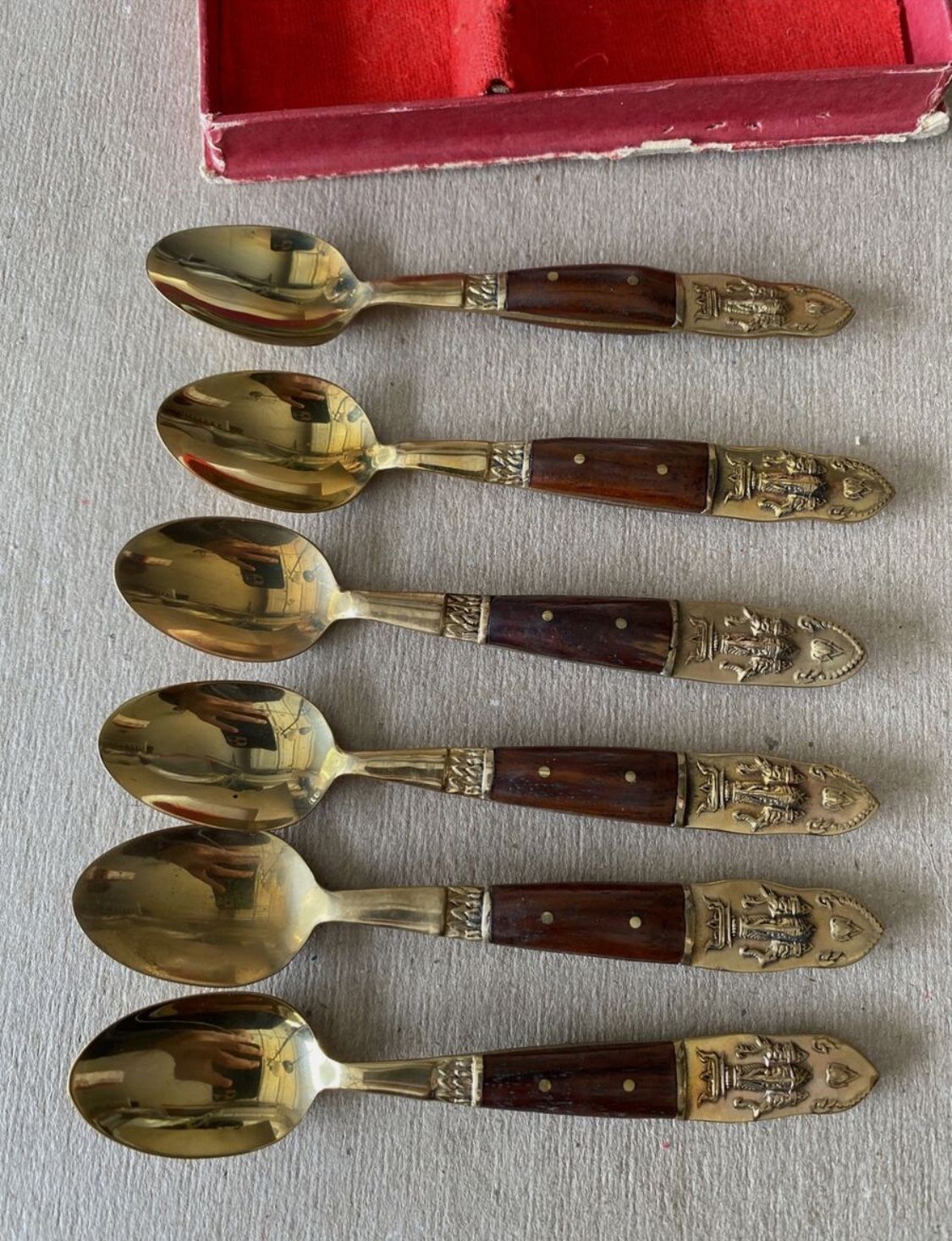 VINTAGE BRONZE MINI SPOONS SET OF 6 SPOONS WOODEN HANDLE MADE IN - photo 2