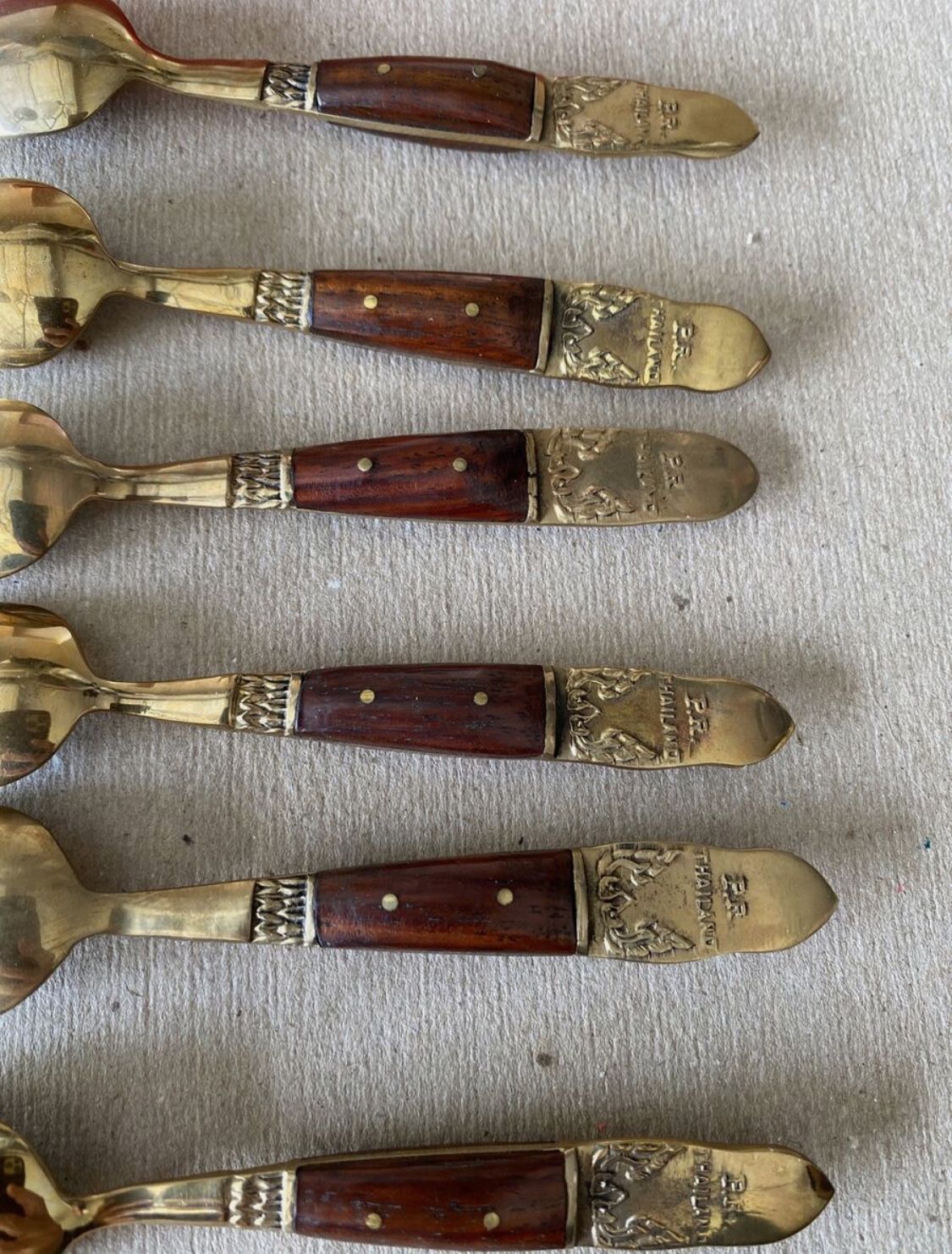 VINTAGE BRONZE MINI SPOONS SET OF 6 SPOONS WOODEN HANDLE MADE IN - photo 4