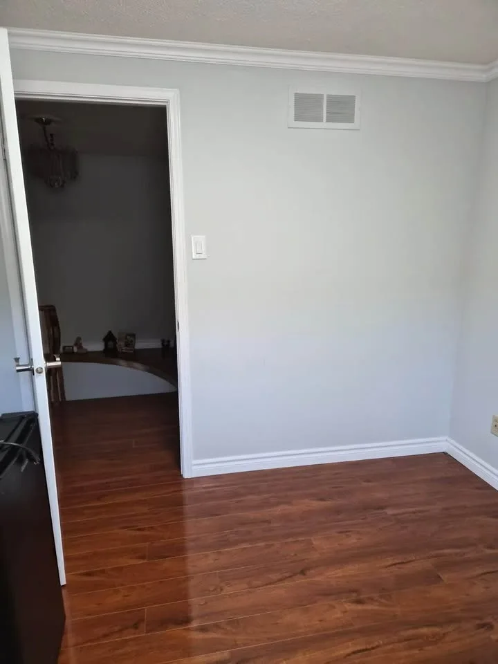 2 Beds 1 Bath - House image indicator(8)