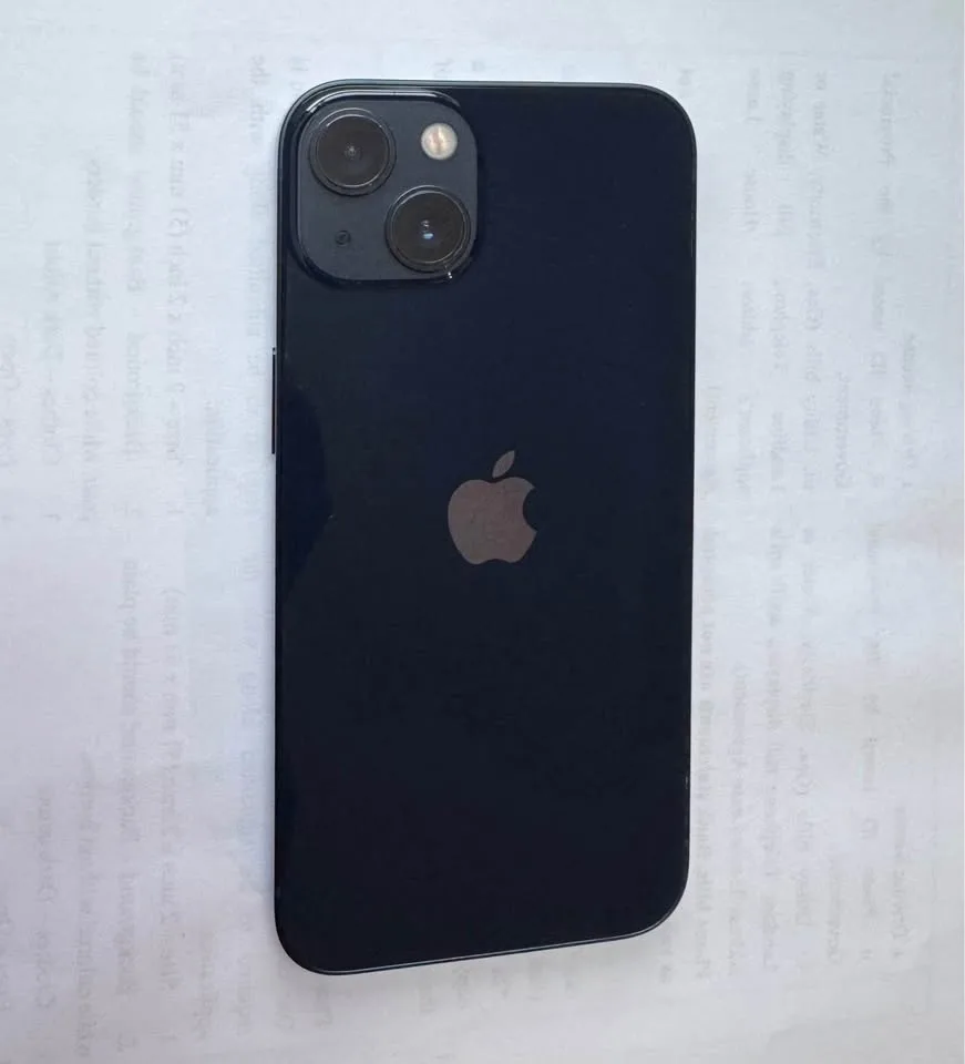 iPhone 13, 256 Gb, 86% battery. Read full description image indicator(3)