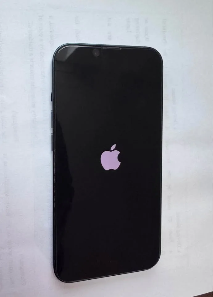 iPhone 13, 256 Gb, 86% battery. Read full description image indicator(4)