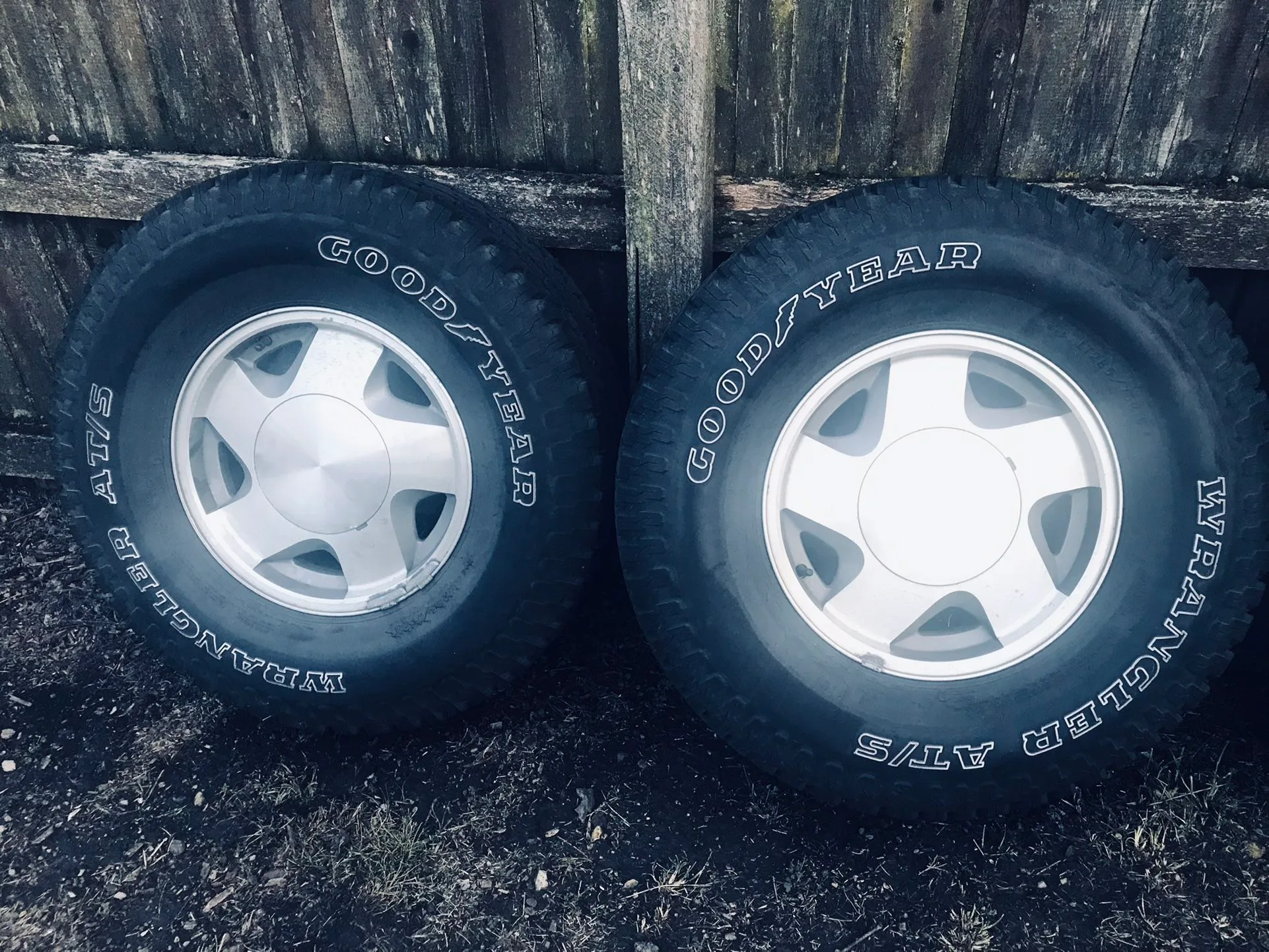 1996 GMC Yukon Wheels image indicator(3)