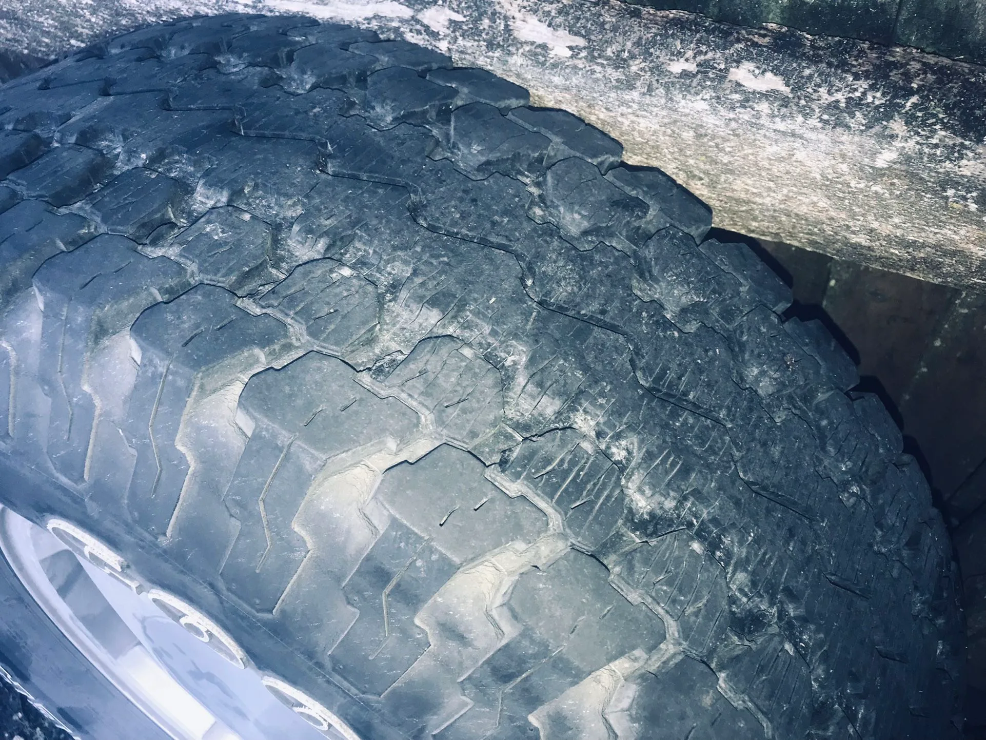 1996 GMC Yukon Wheels image indicator(7)