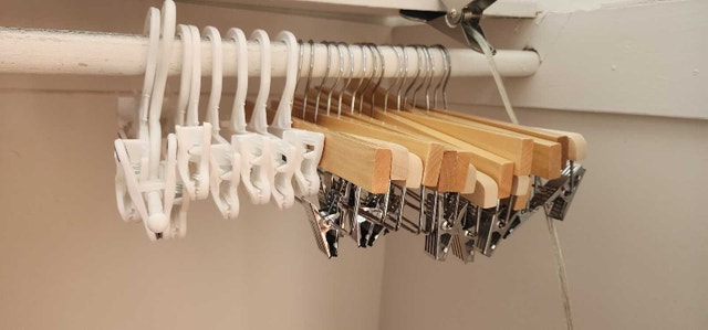 Hanger (plastic $3/15pcs, wooden with clamp $1/2pcs) - photo 2