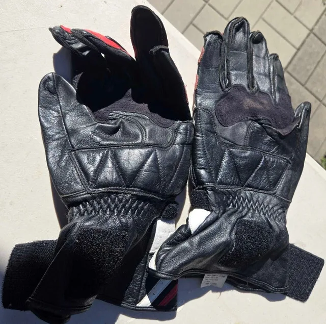 Icon Motorhead Jacket, Joe Rocket gloves and GZX helmet image indicator(5)