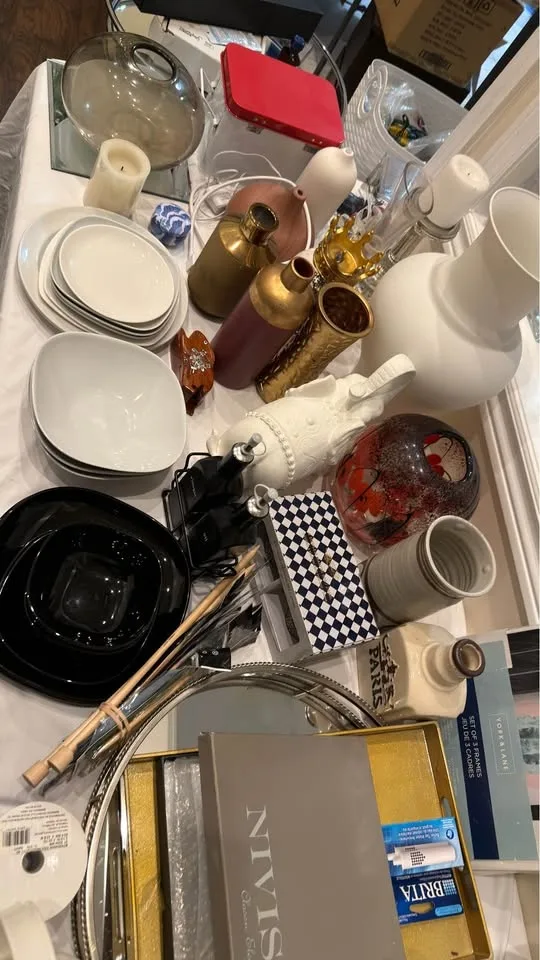 Home and kitchen items for sale! Message for prices! **VERIFIED image indicator(6)