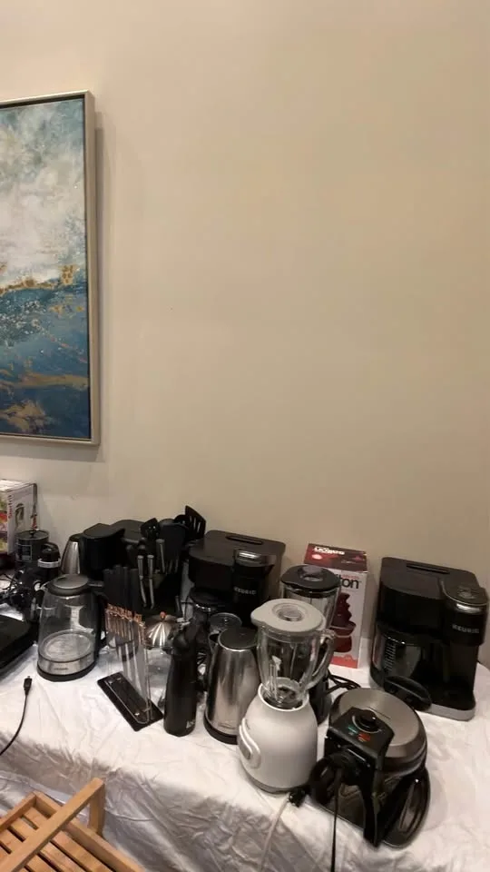 Indoor moving sale! Household items and furniture! By appt! Ever image indicator(2)