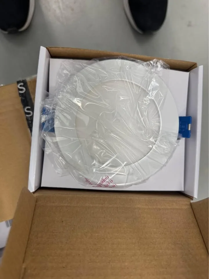 Dimmable 4" pot lights (retail $30 each) $5 each (100 available) image indicator(2)