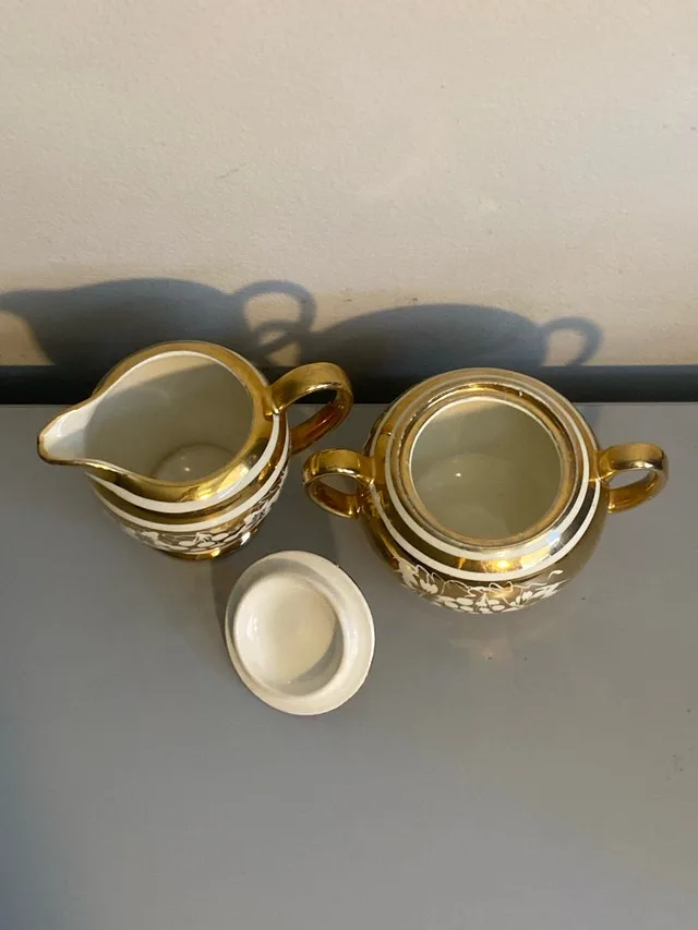 1930’s Sadler Cream and Sugar Set, with matching lid! #1599J image indicator(3)