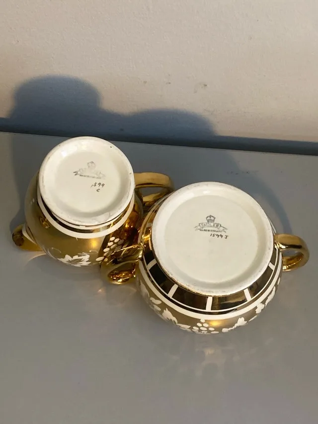 1930’s Sadler Cream and Sugar Set, with matching lid! #1599J image indicator(4)