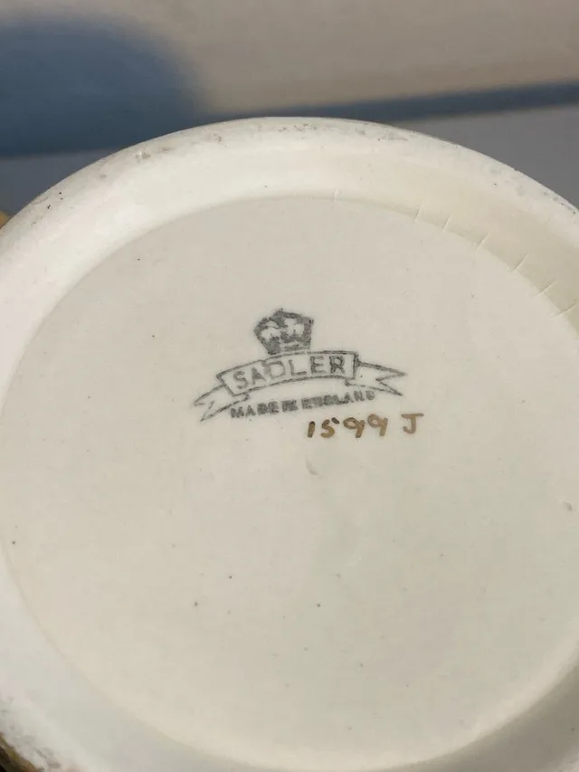 1930’s Sadler Cream and Sugar Set, with matching lid! #1599J image indicator(5)