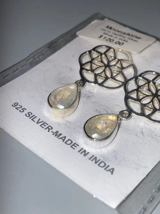 Silver Moonstone Earrings image indicator(2)