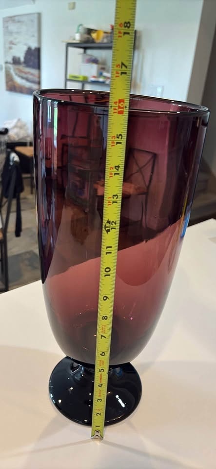 Beautiful purple vase - photo 2