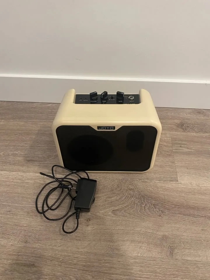 JOYO MA-10B Mini Bass Amp – Key Features image indicator(2)