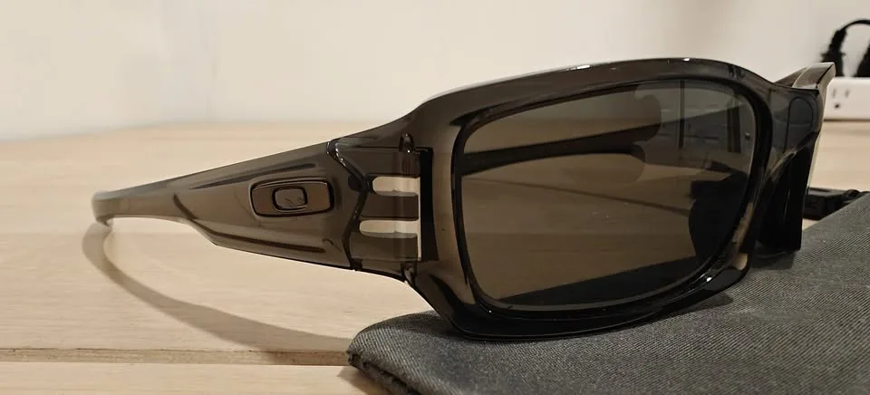 Sundog Glasses - With Bag image indicator(2)