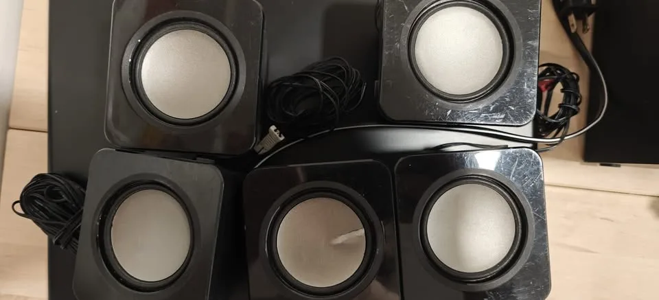 Philips 3D Blu-Ray Home Theater System - 5.1 Surround image indicator(3)