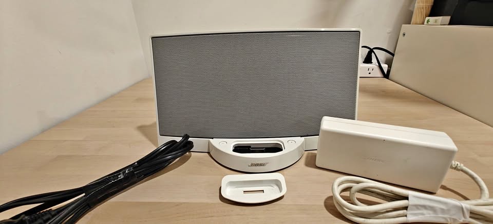 Bose SoundDock - Rich Stereo Sound for iPods & iPhones