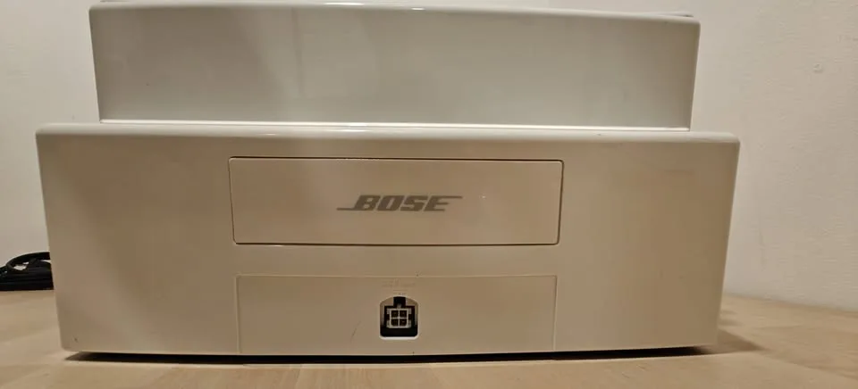 Bose SoundDock - Rich Stereo Sound for iPods & iPhones image indicator(2)