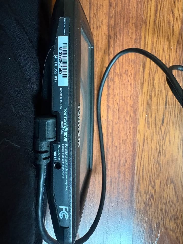 TomTom model 4ET03 - photo 2