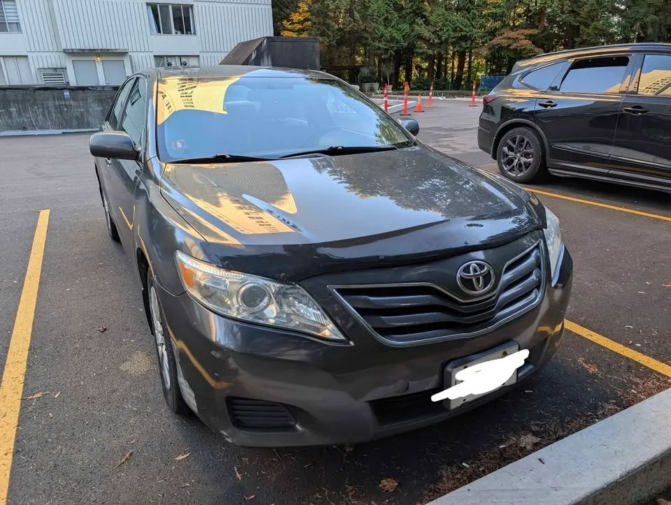 2010 Toyota Camry image indicator(2)