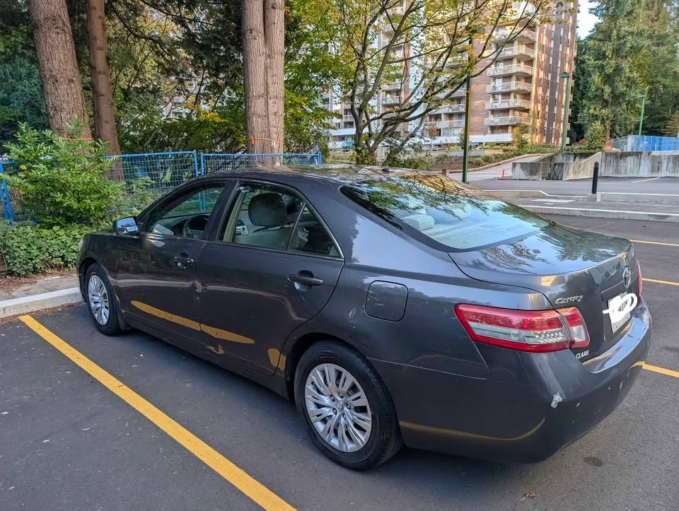 2010 Toyota Camry image indicator(4)