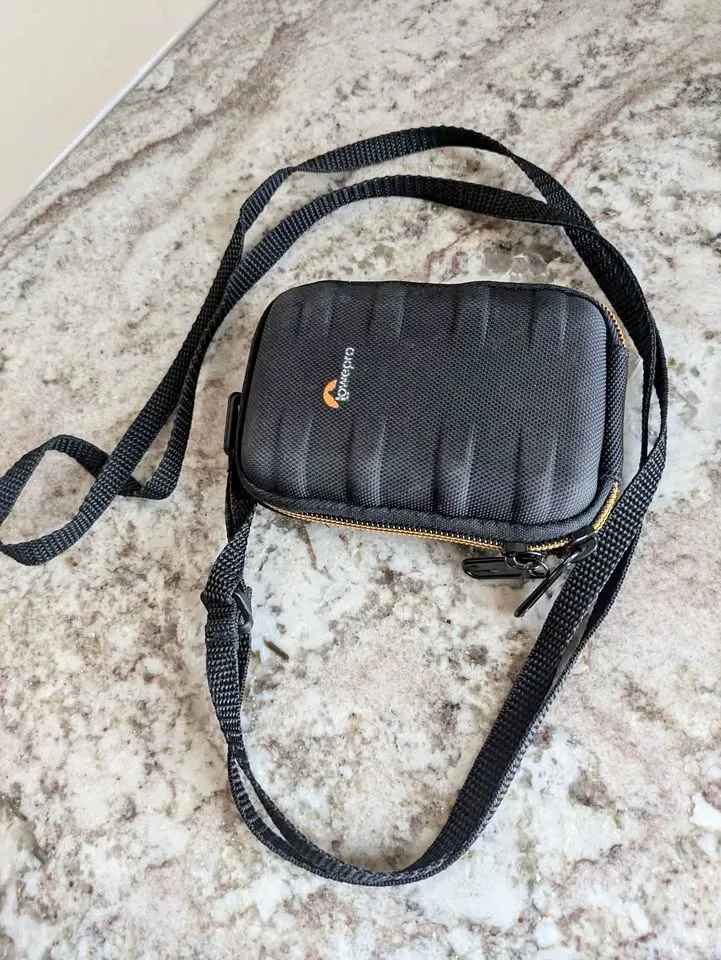 Waterproof camera pouch / purse with strap