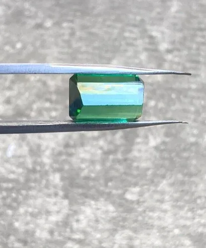 4.0 CTS Faceted Green Tourmaline In Beautiful Emerald Cut image indicator(4)