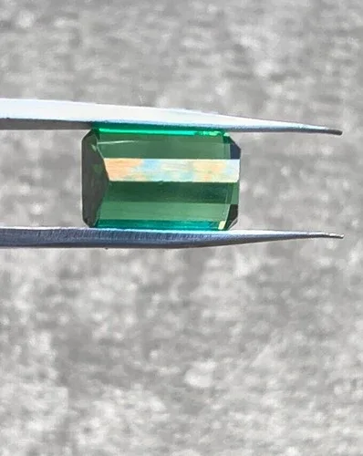 4.0 CTS Faceted Green Tourmaline In Beautiful Emerald Cut image indicator(5)