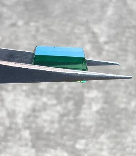 4.0 CTS Faceted Green Tourmaline In Beautiful Emerald Cut image indicator(6)