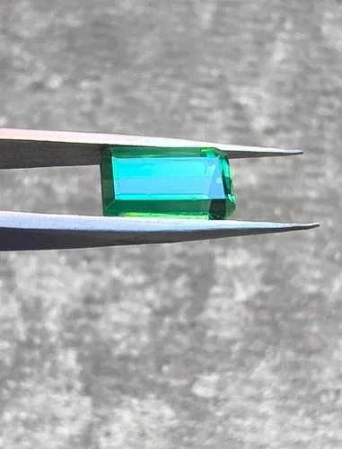 4.0 CTS Faceted Green Tourmaline In Beautiful Emerald Cut image indicator(7)