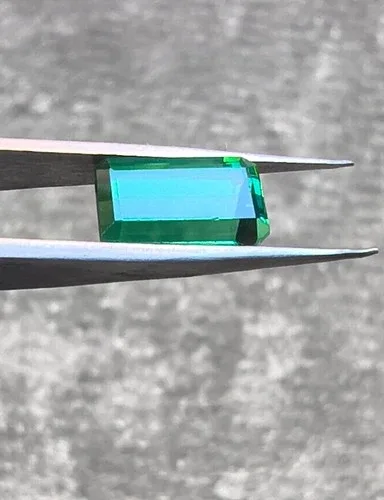 4.0 CTS Faceted Green Tourmaline In Beautiful Emerald Cut image indicator(8)