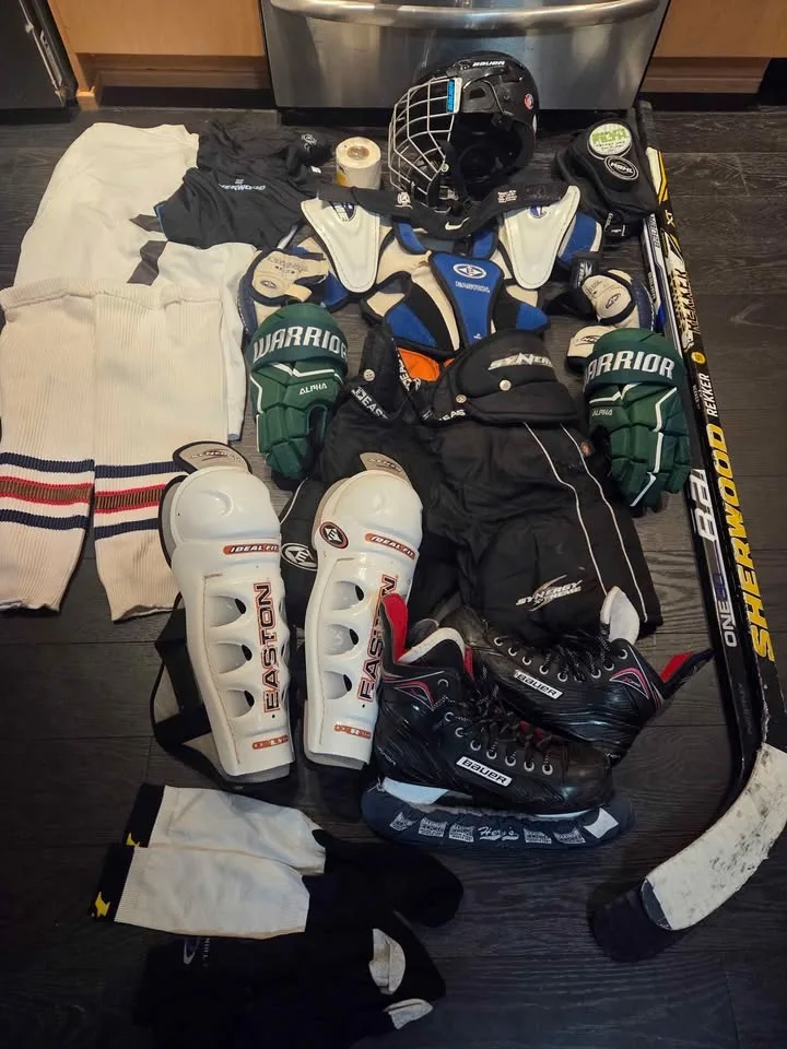 Full Hockey Equipment (sm-med)