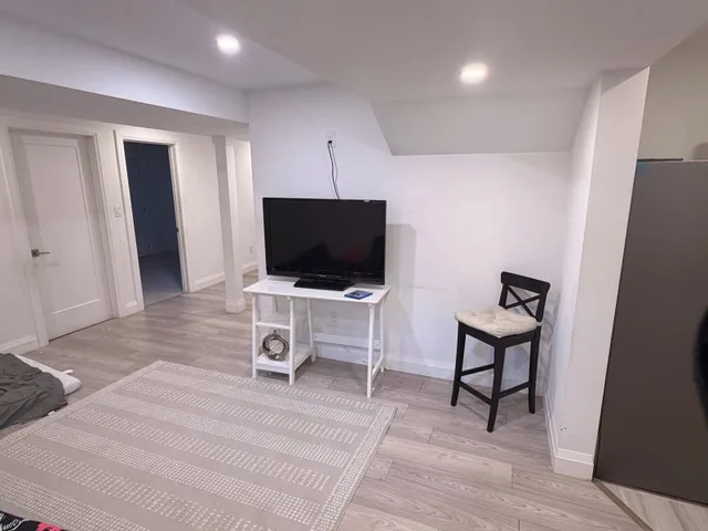 Beautiful basement apartment for rent in Milton