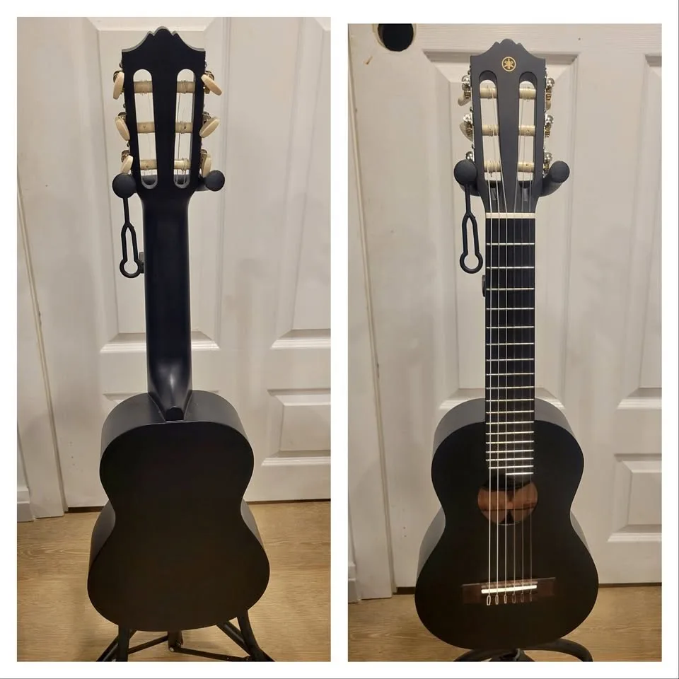 $120 Yamaha GL1 Mini 6-String Nylon Guitalele - Black