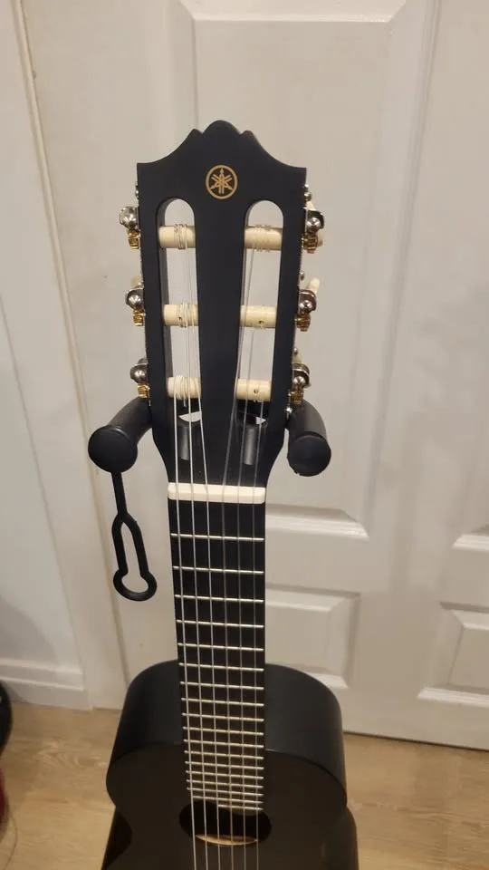 $120 Yamaha GL1 Mini 6-String Nylon Guitalele - Black image indicator(4)