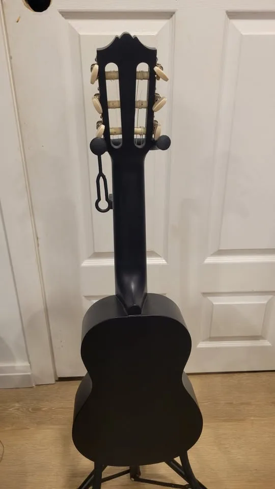 $120 Yamaha GL1 Mini 6-String Nylon Guitalele - Black image indicator(6)