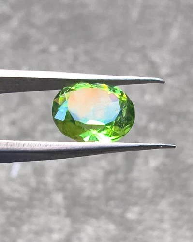 1.9 CTS Faceted Peridot, Beautiful Green Color - photo 2