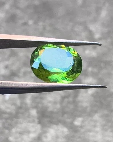1.9 CTS Faceted Peridot, Beautiful Green Color image indicator(4)