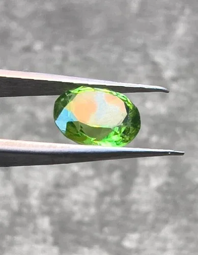 1.9 CTS Faceted Peridot, Beautiful Green Color image indicator(8)