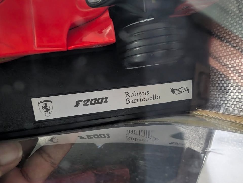 Hot Wheels 1/18 Ferrari F2001 #2 Rubens Barrichello Diecast Mode - photo 3