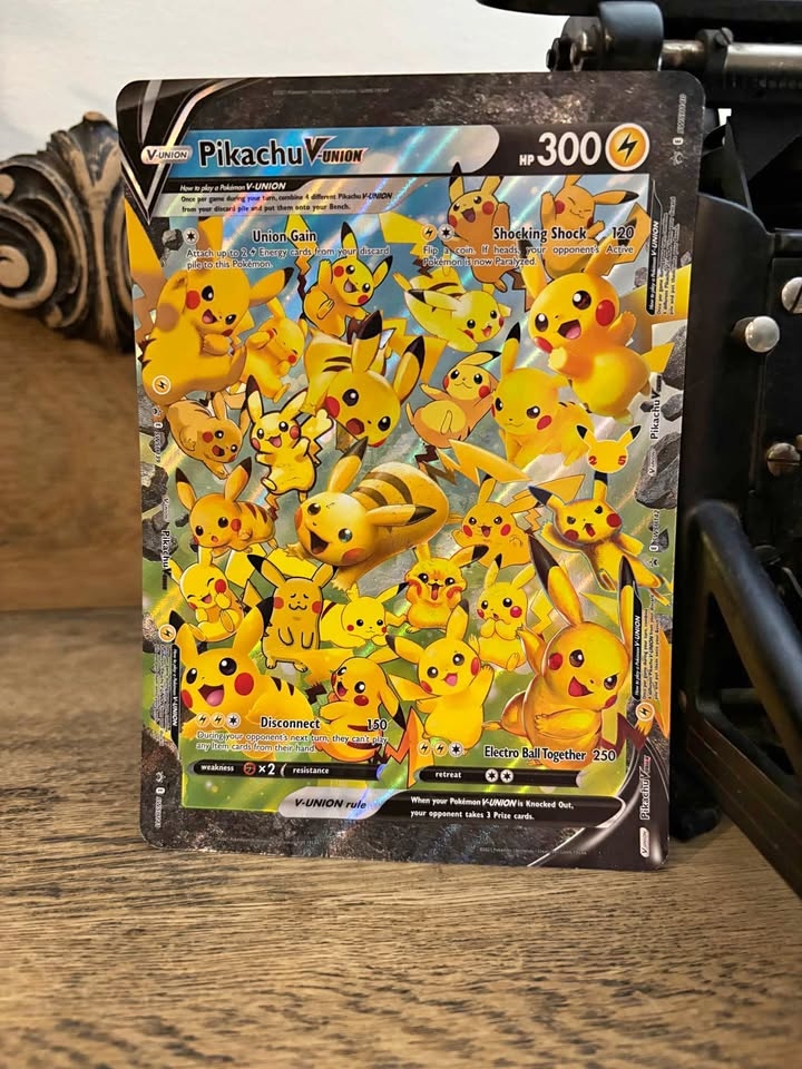 Pikachu V Union #SWSH139 Jumbo Pokemon Card