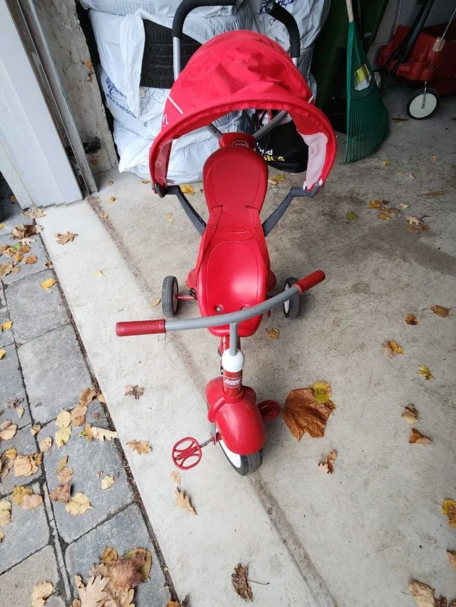 Radio Flyer 4 in 1 Tricycle image indicator(2)