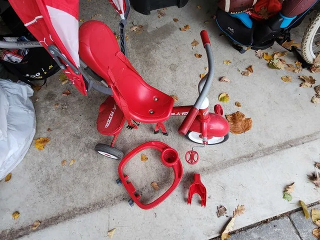 Radio Flyer 4 in 1 Tricycle image indicator(3)
