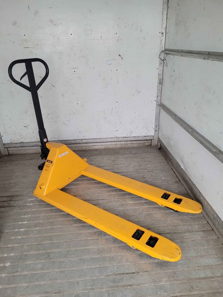 Uline Pallet Truck - photo 2