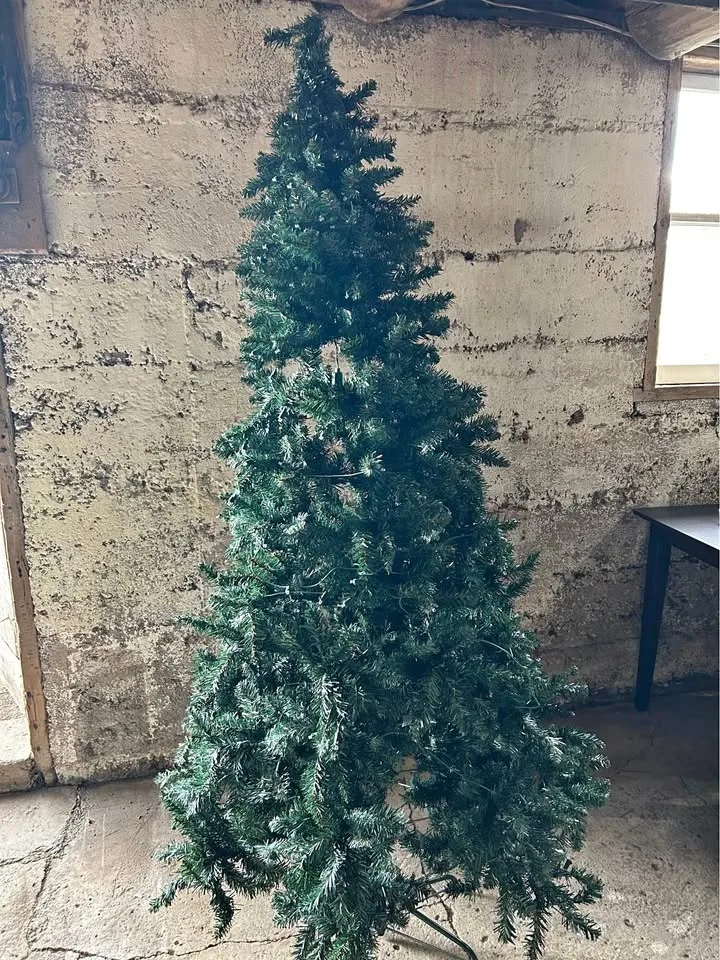 Used 6.5ft Pre-lit Christmas Tree