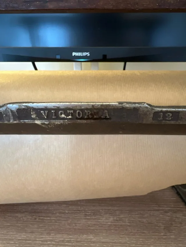 Victoria Paper Dispenser image indicator(2)