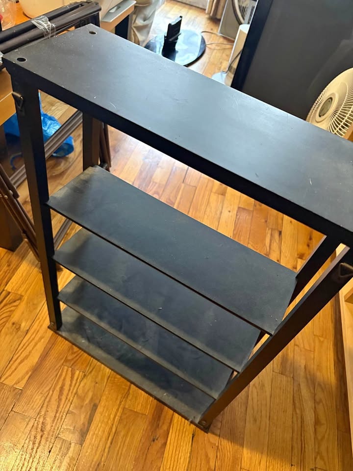 Shoe shelf