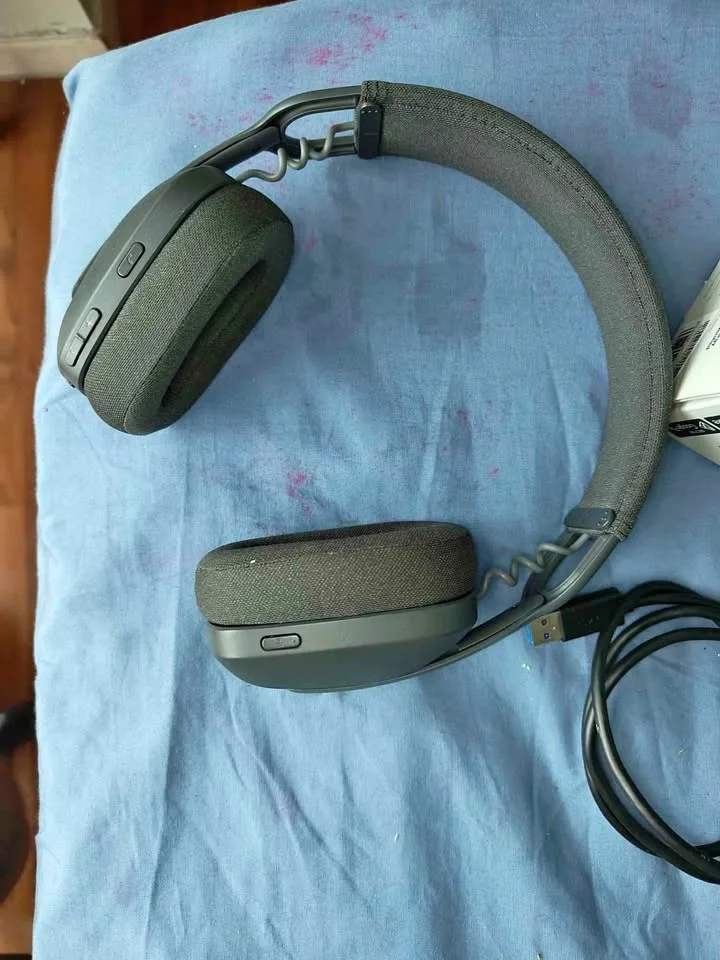 Logitech ZONE VIBE 100 with original box