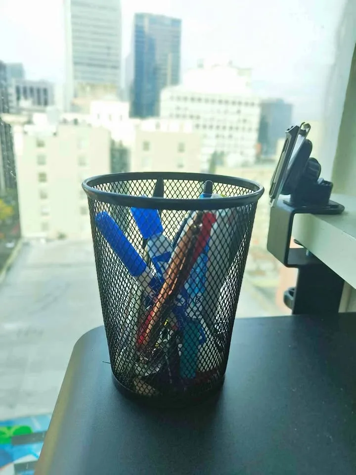 Pen holder desk organizer