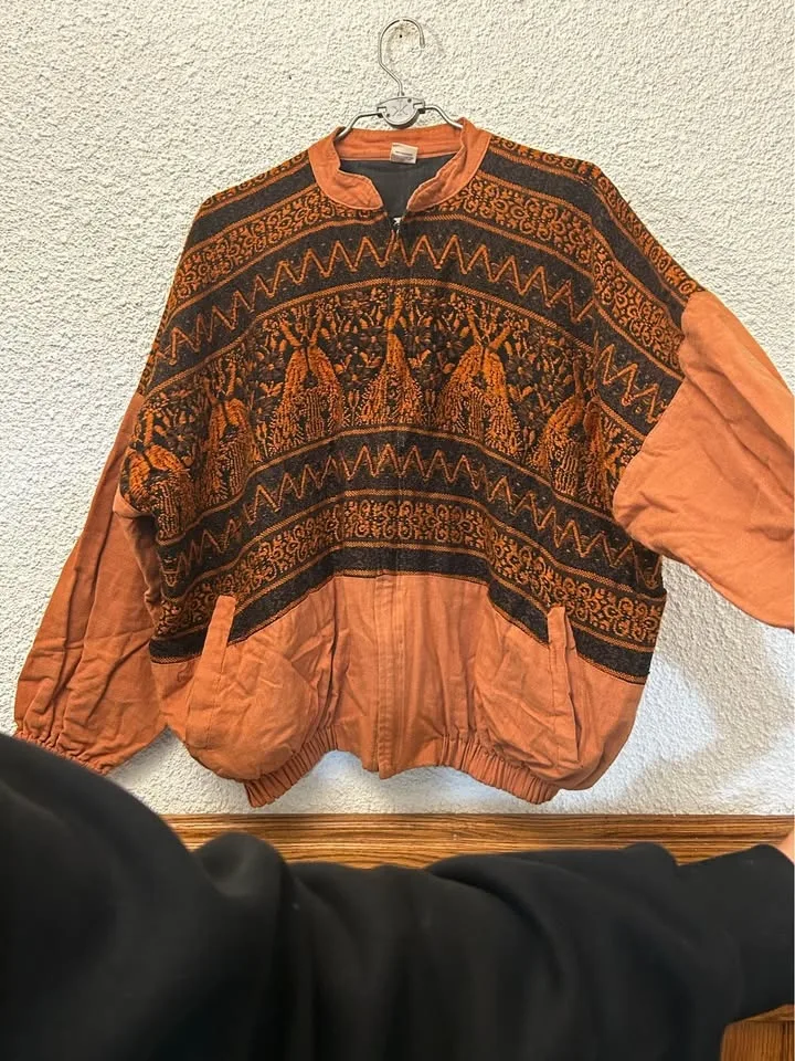 Vintage tribe jacket image indicator(3)